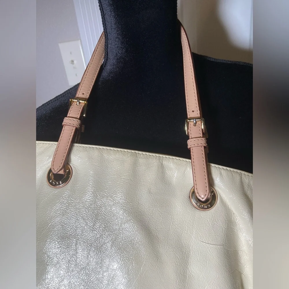 Michael Kors~Soft~Shiny~Cream~Leather~Tote Bag~Dual Adjustable Straps~Logo Charm